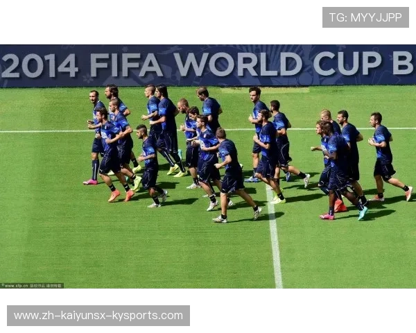 足球训练背心在比赛前热身阶段是否有助于球员体温维持